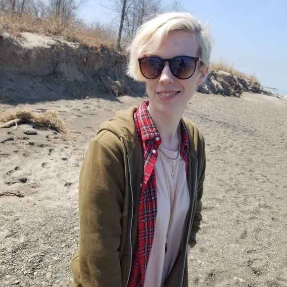 Meet your Posher, Susie - Picture 4 of 8